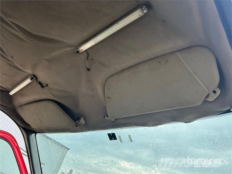 Ford F-650 4x2 Flatbed Truck Planbiler