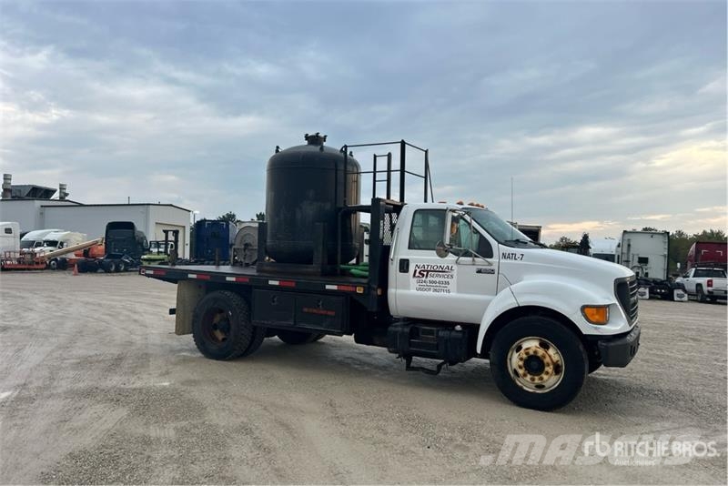 Ford F-650 4x2 Flatbed Truck Flatbed/Dropside trucks