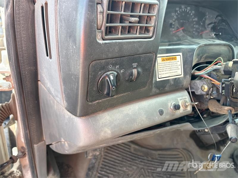 Ford F-650 4x2 S/A Dump Truck Tippbilar