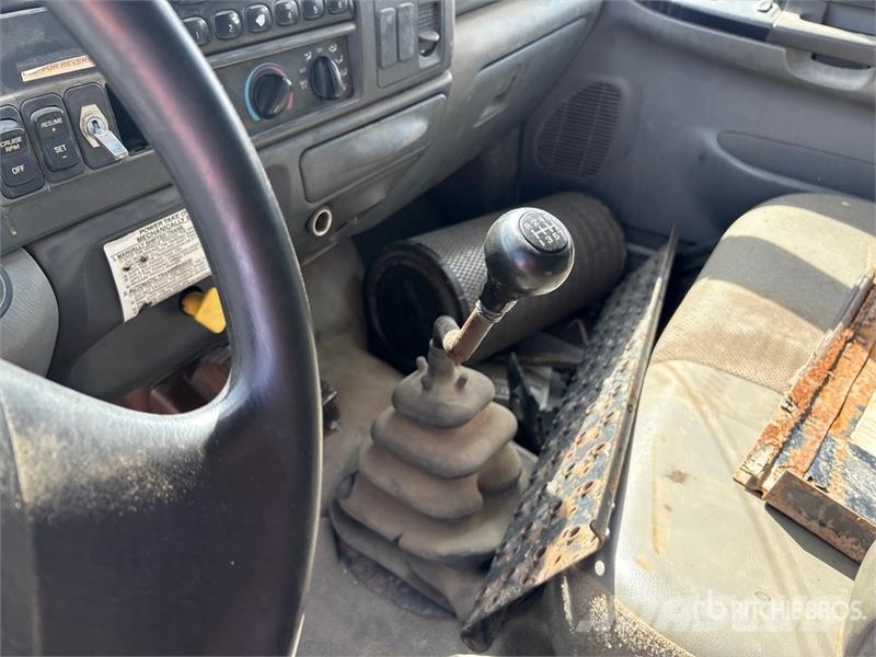 Ford F-650 4x2 S/A Dump Truck Tippbilar