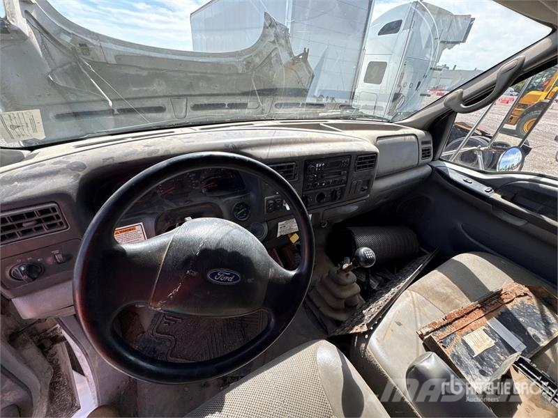 Ford F-650 4x2 S/A Dump Truck Tippbilar
