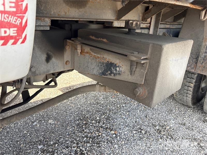 Ford F-650 4x2 S/A Dump Truck Tippbilar
