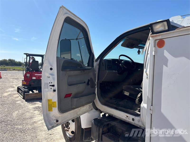 Ford F-650 4x2 Service Truck Vehículos municipales multiusos