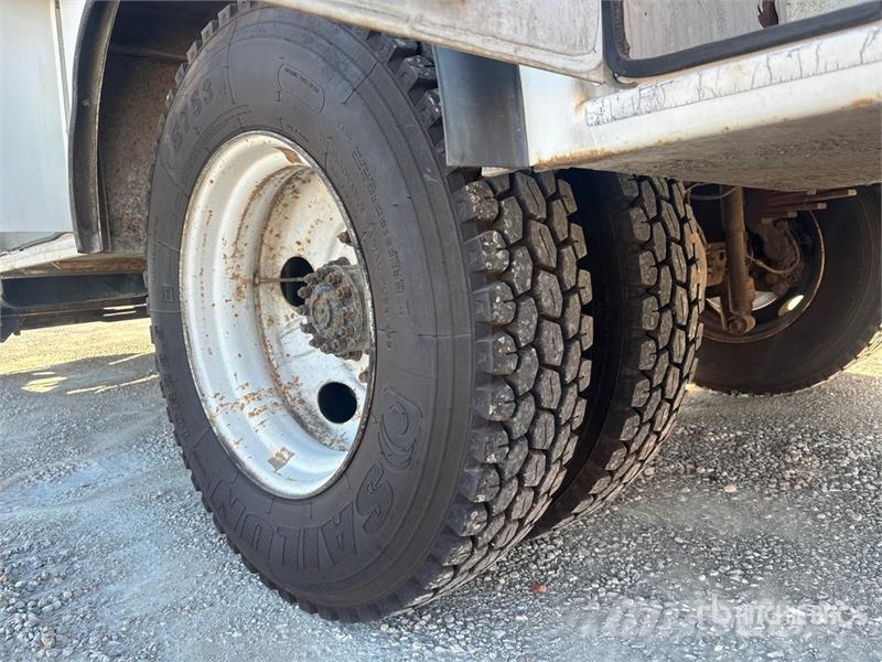 Ford F-650 4x2 Service Truck Vehículos municipales multiusos