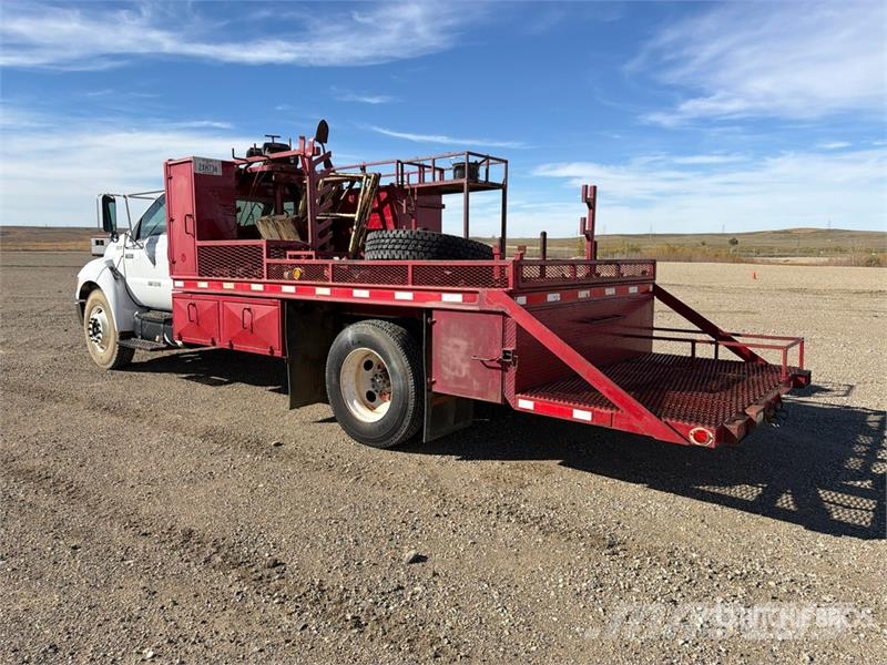 Ford F-650 XL 4x2 Flatbed Truck Tovornjaki s kesonom/platojem