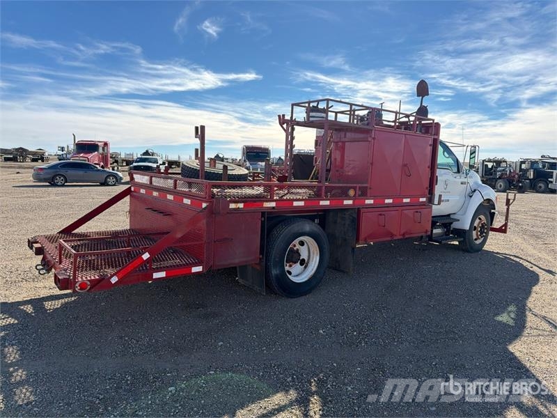 Ford F-650 XL 4x2 Flatbed Truck Tovornjaki s kesonom/platojem