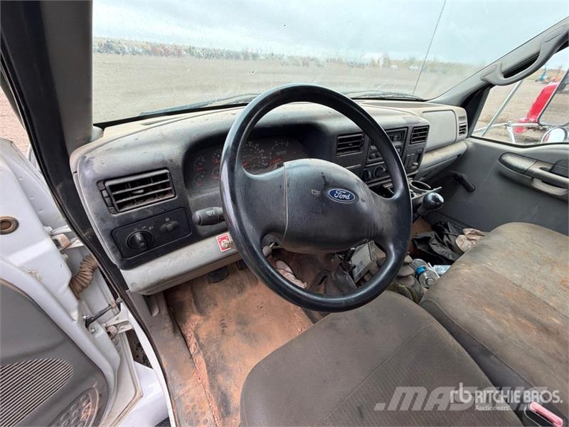 Ford F-650 XL 4x2 Flatbed Truck (Inoperable) Flatbed kamyonlar