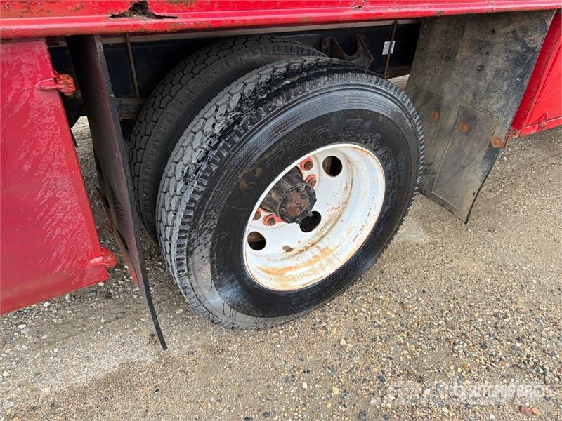 Ford F-650 XL 4x2 Flatbed Truck (Inoperable) Flatbed kamyonlar