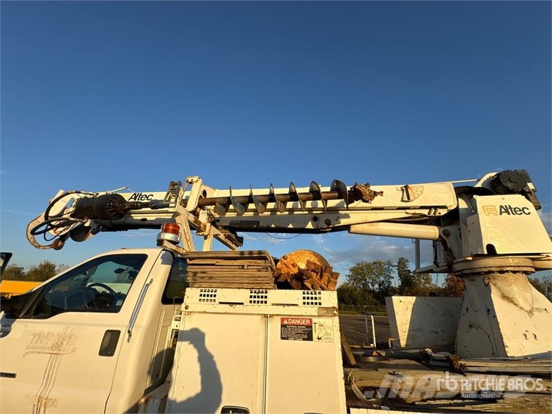Ford F-750 Polovni mobilni kamioni za bušenje