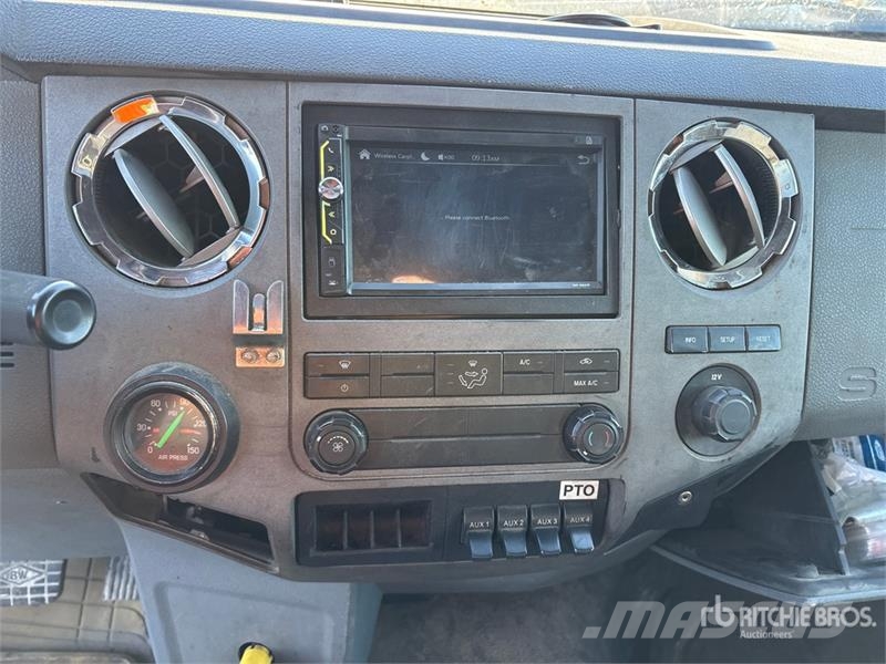 Ford F-750 Pick up/Dropside