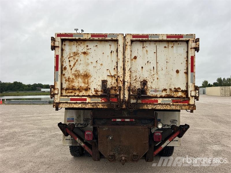 Ford F-750 Savivarčių priekabų vilkikai