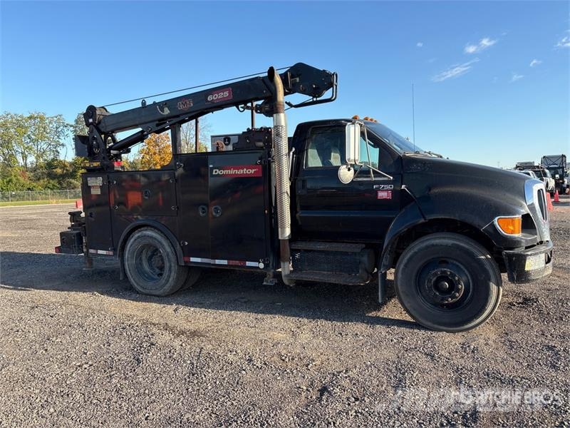 Ford F-750 Pick up/Dropside