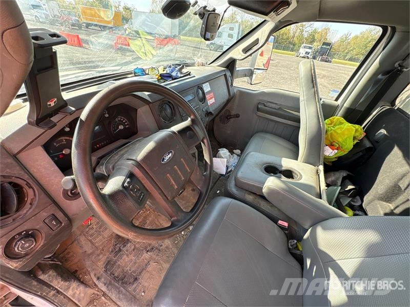 Ford F-750 Mobil fúró teherautók