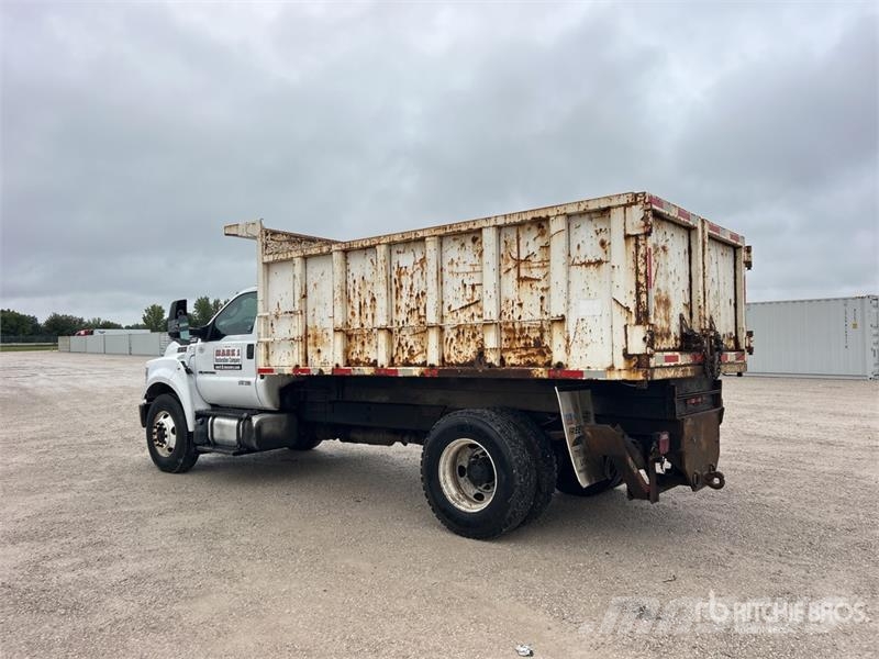 Ford F-750 Savivarčių priekabų vilkikai