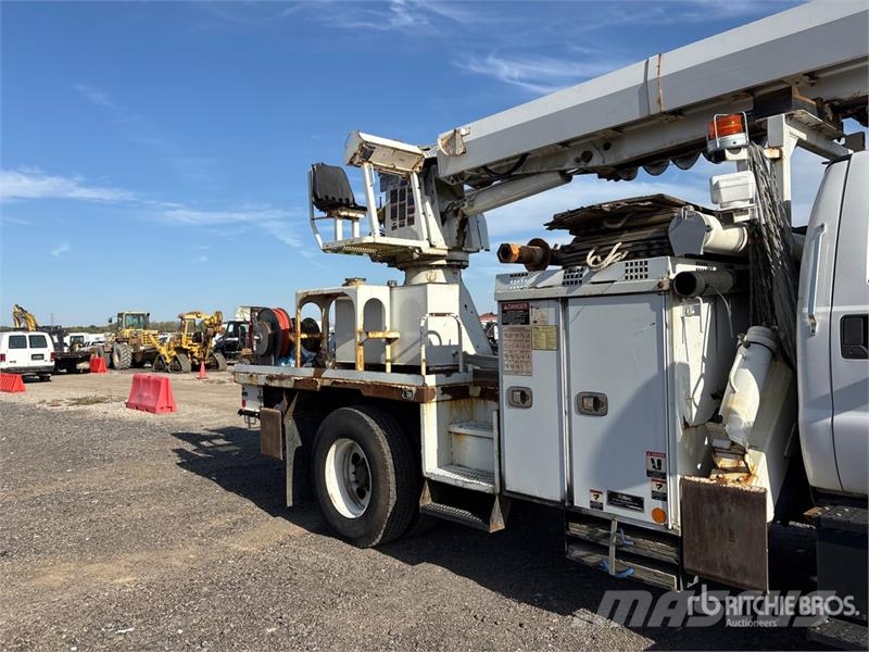 Ford F-750 Mobil fúró teherautók