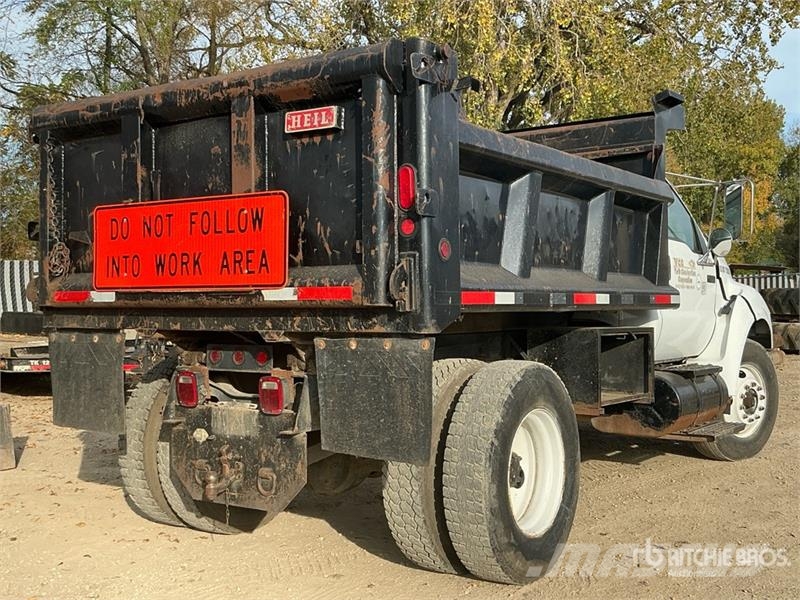 Ford F-750 Camion benne
