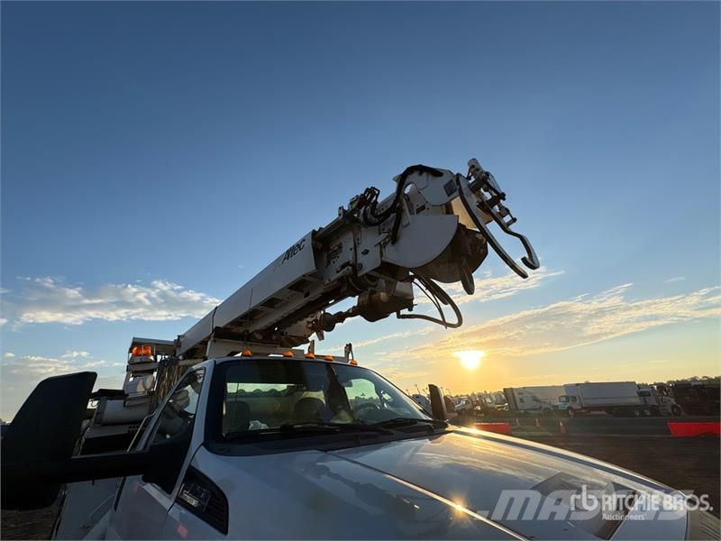 Ford F-750 Polovni mobilni kamioni za bušenje