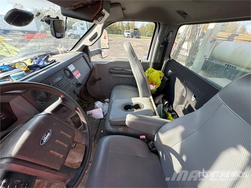 Ford F-750 Mobil fúró teherautók