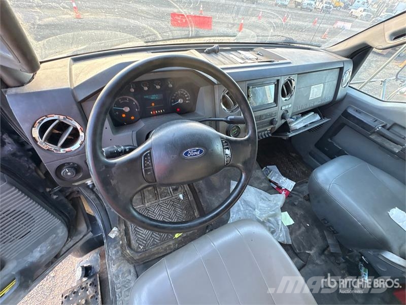 Ford F-750 Pick up/Dropside