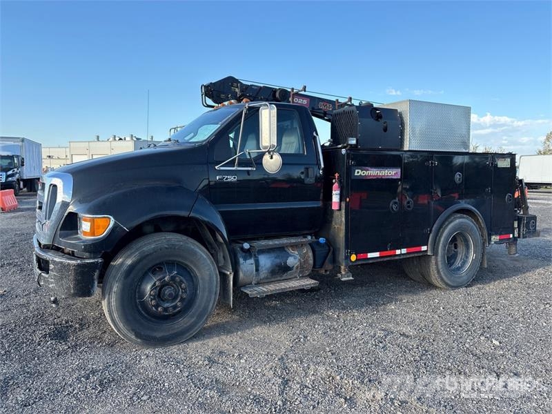 Ford F-750 Pick up/Dropside