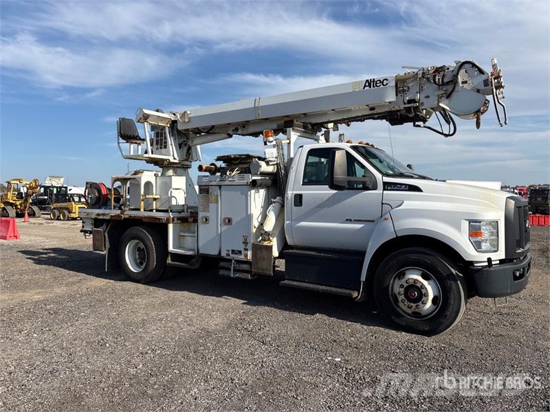 Ford F-750 Mobil fúró teherautók