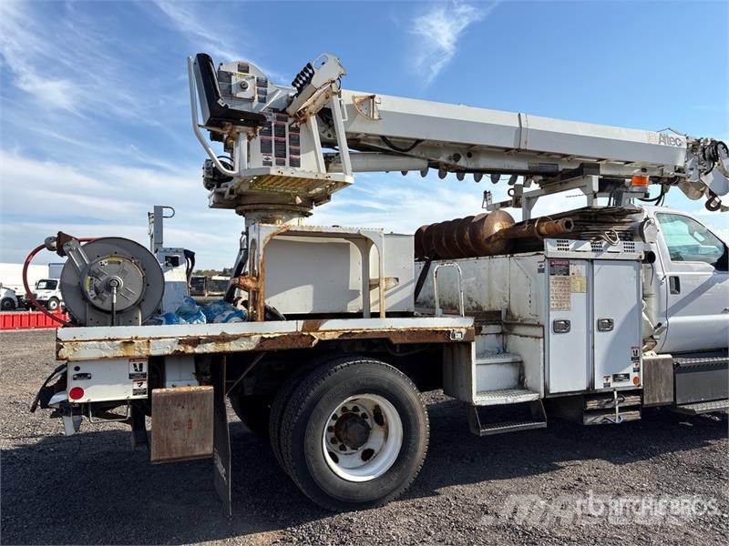 Ford F-750 Mobil fúró teherautók