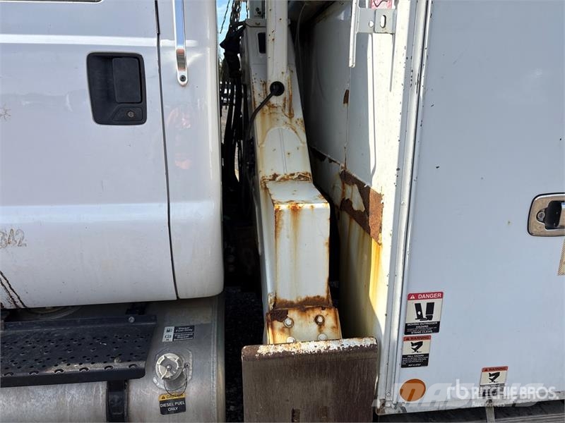 Ford F-750 Mobil fúró teherautók