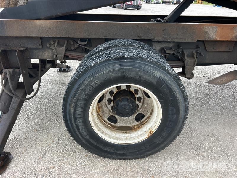 Ford F-750 Savivarčių priekabų vilkikai