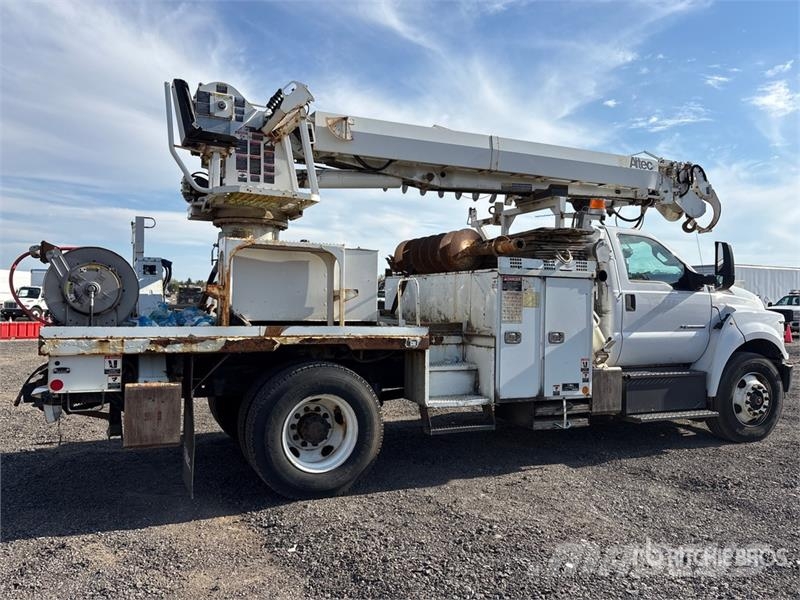 Ford F-750 Mobil fúró teherautók