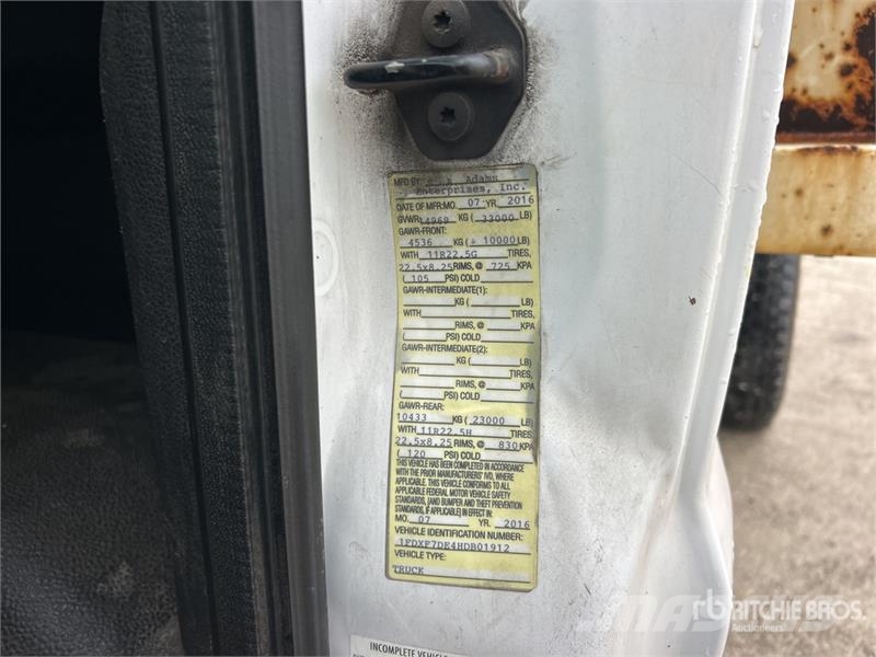 Ford F-750 Savivarčių priekabų vilkikai