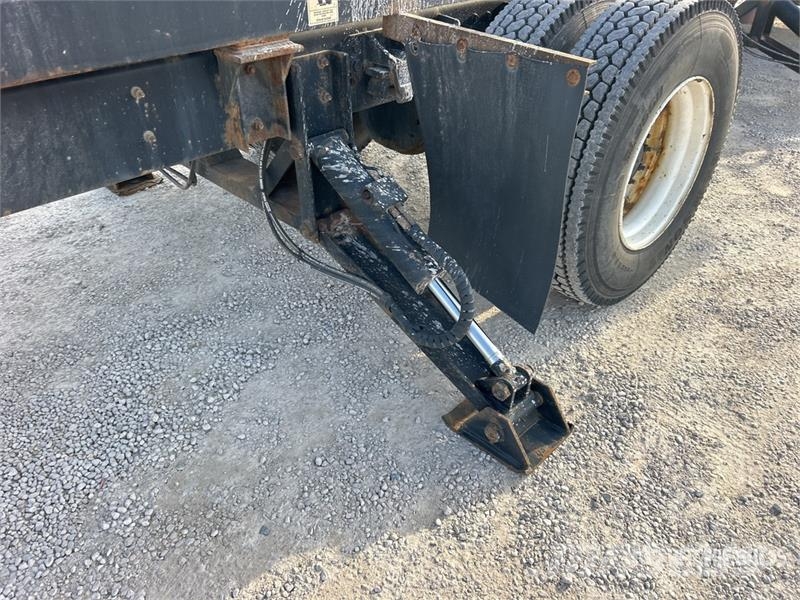 Ford F-750 4x2 Lift Flatbed Truck Flatbed / Dropside trucks