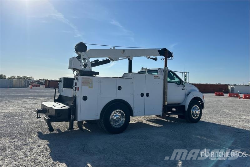 Ford F-750 4x2 Service Truck مركبات الأغراض العامة