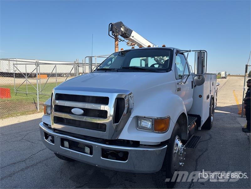 Ford F-750 4x2 Service Truck Komunalna vozila