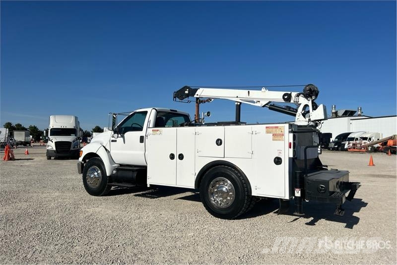 Ford F-750 4x2 Service Truck مركبات الأغراض العامة