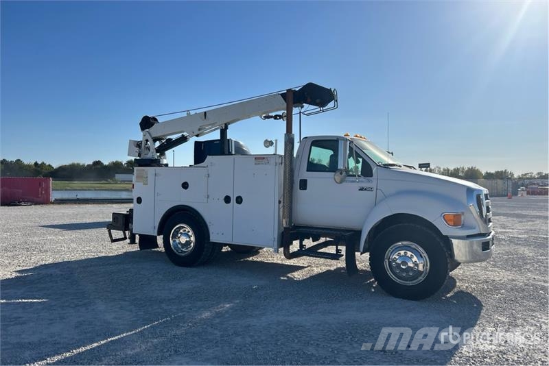 Ford F-750 4x2 Service Truck مركبات الأغراض العامة