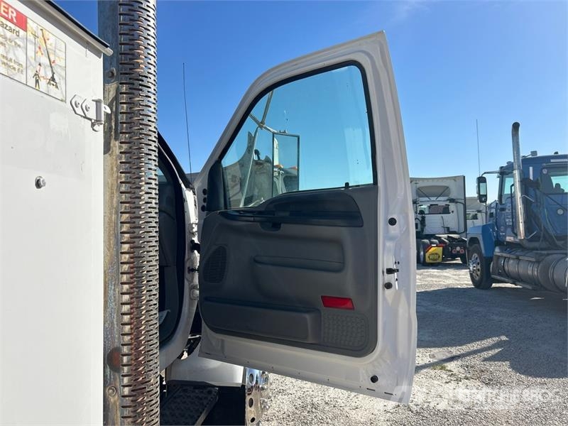 Ford F-750 4x2 Service Truck Kommunalt / generelt kjøretøy