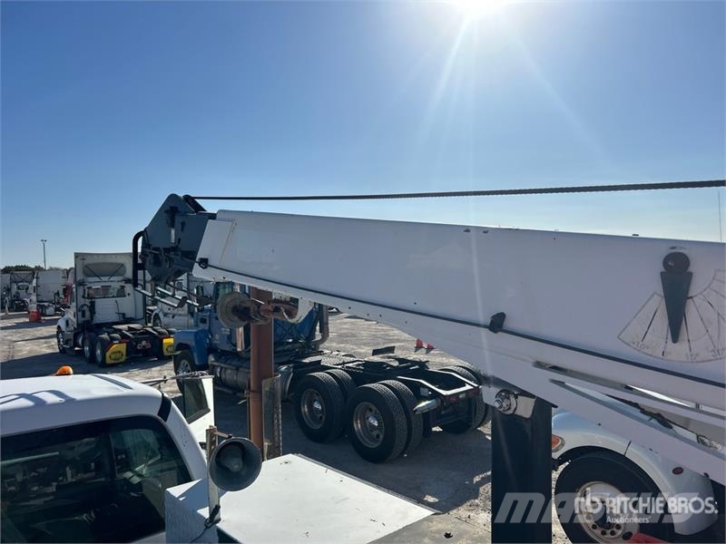 Ford F-750 4x2 Service Truck Kommunalt / generelt kjøretøy