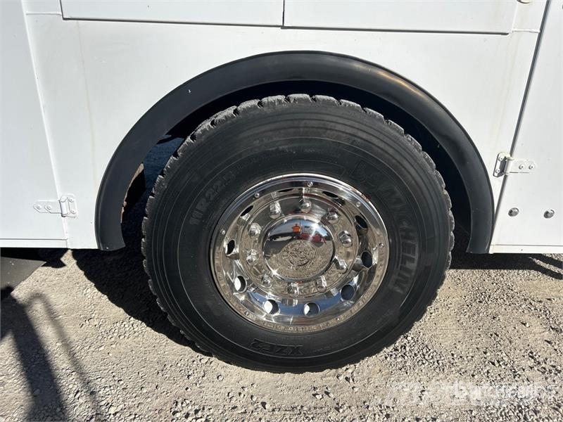 Ford F-750 4x2 Service Truck Kommunalt / generelt kjøretøy