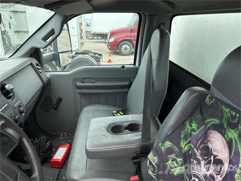 Ford F-750 4x2 Van Truck Φορτηγά Κόφα
