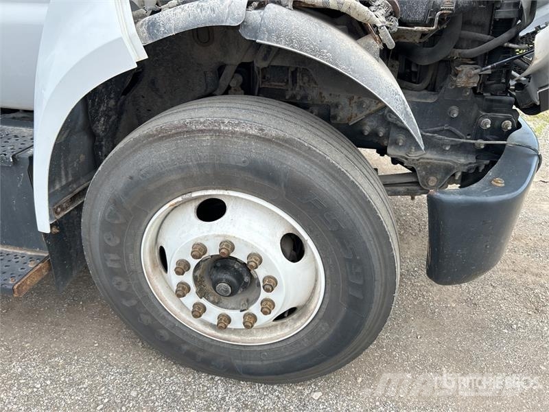 Ford F-750 4x2 Van Truck Φορτηγά Κόφα