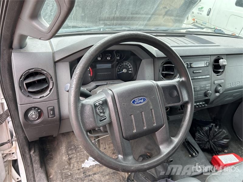 Ford F-750 4x2 Van Truck Φορτηγά Κόφα