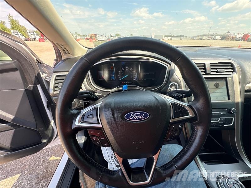 Ford Fusion Automobile Auto's