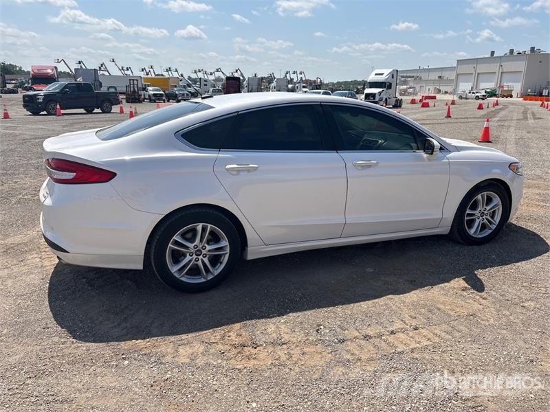 Ford Fusion Automobile Auto's