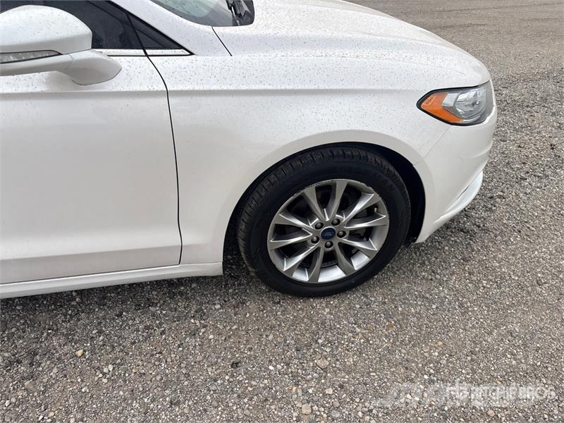 Ford Fusion SE Automobile Cars