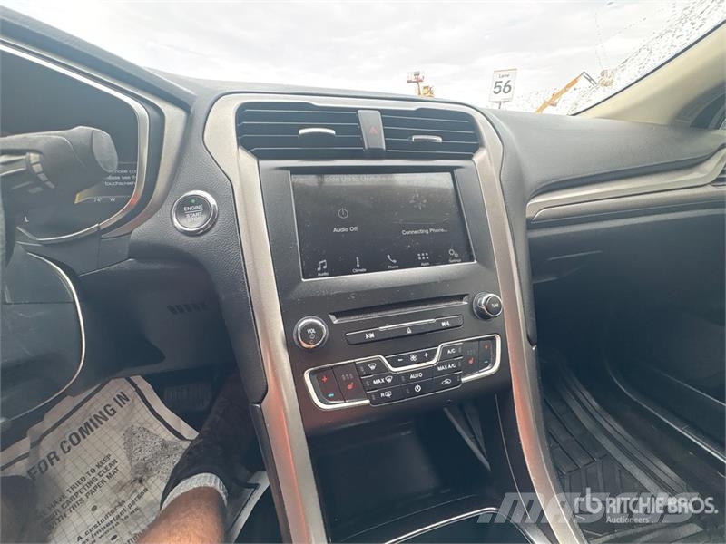 Ford Fusion SE Automobile Cars