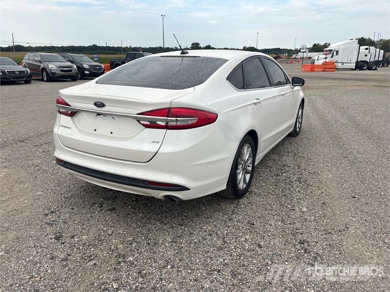 Ford Fusion SE Automobile Cars