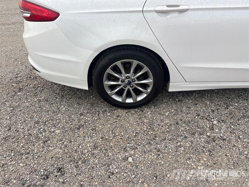 Ford Fusion SE Automobile Cars