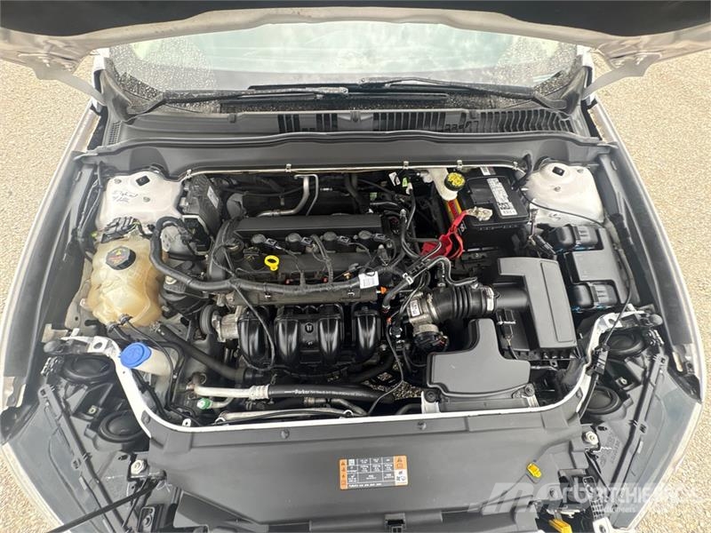 Ford Fusion SE Automobile Cars
