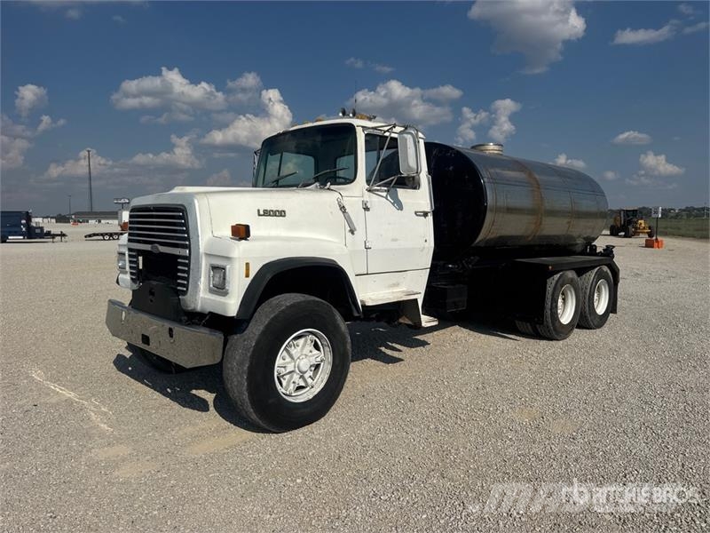 Ford L9000 Ūdens mašīnas