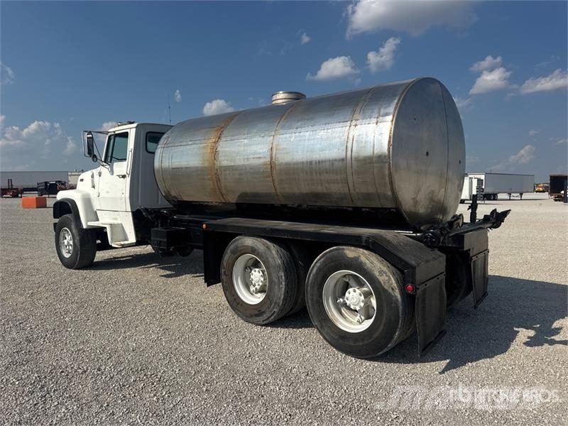 Ford L9000 Ūdens mašīnas